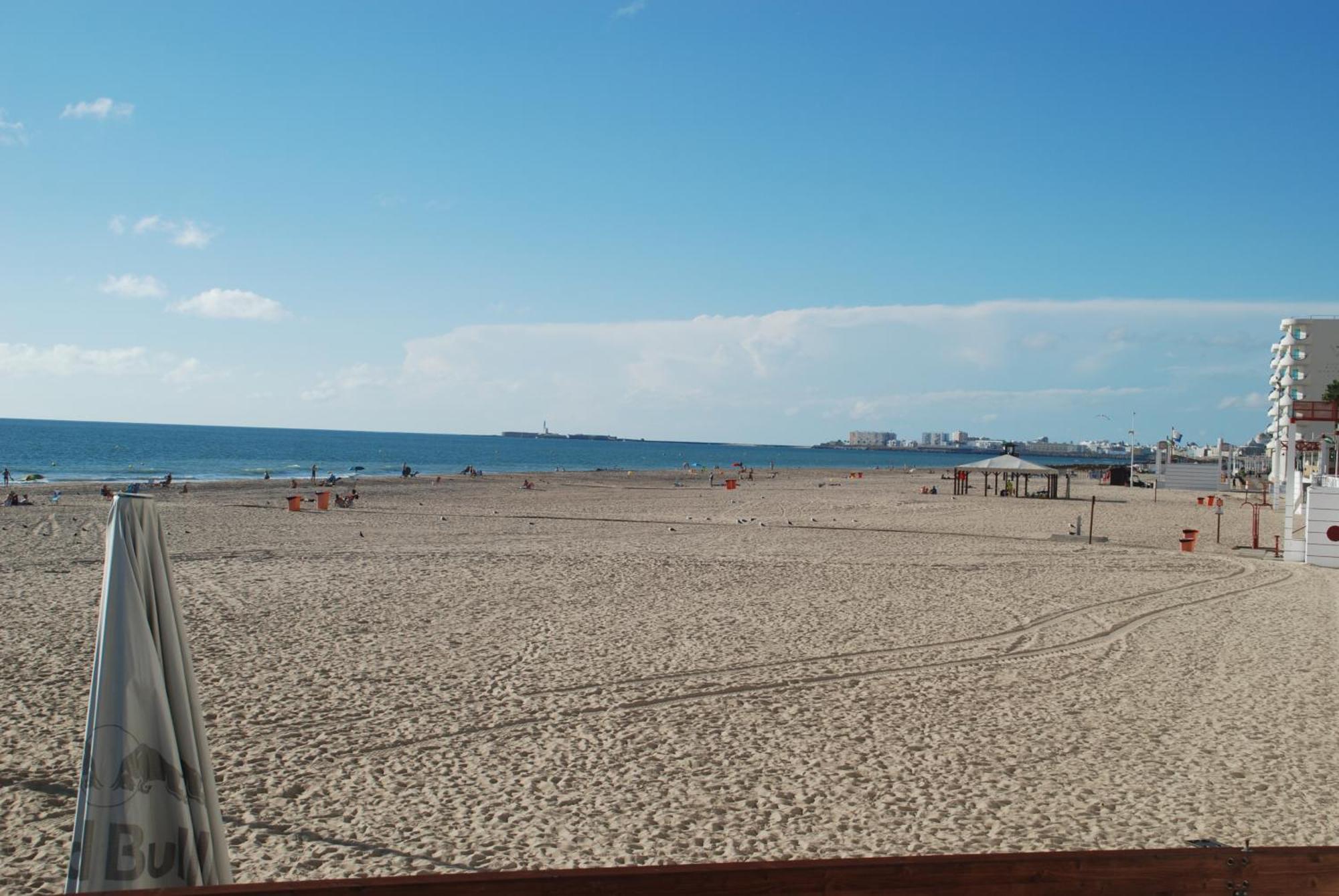 Brisas Estadio Playa Victoria Cádiz Exterior photo